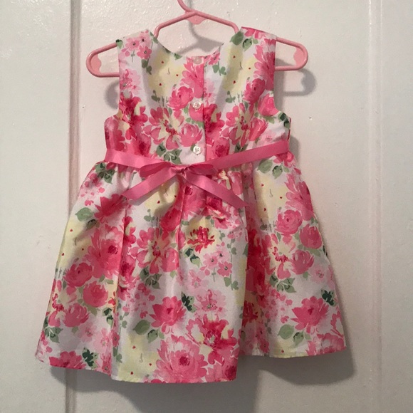 Beautiful, children dress with tag. - Picture 2 of 5